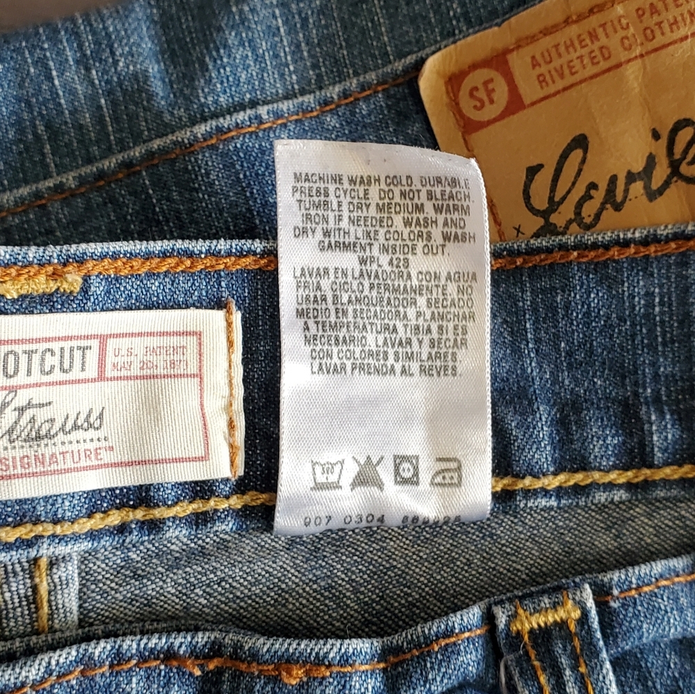 Levi's Strauss Signature Stretch Bootcut Jeans Size 12 - Picture 4 of 13